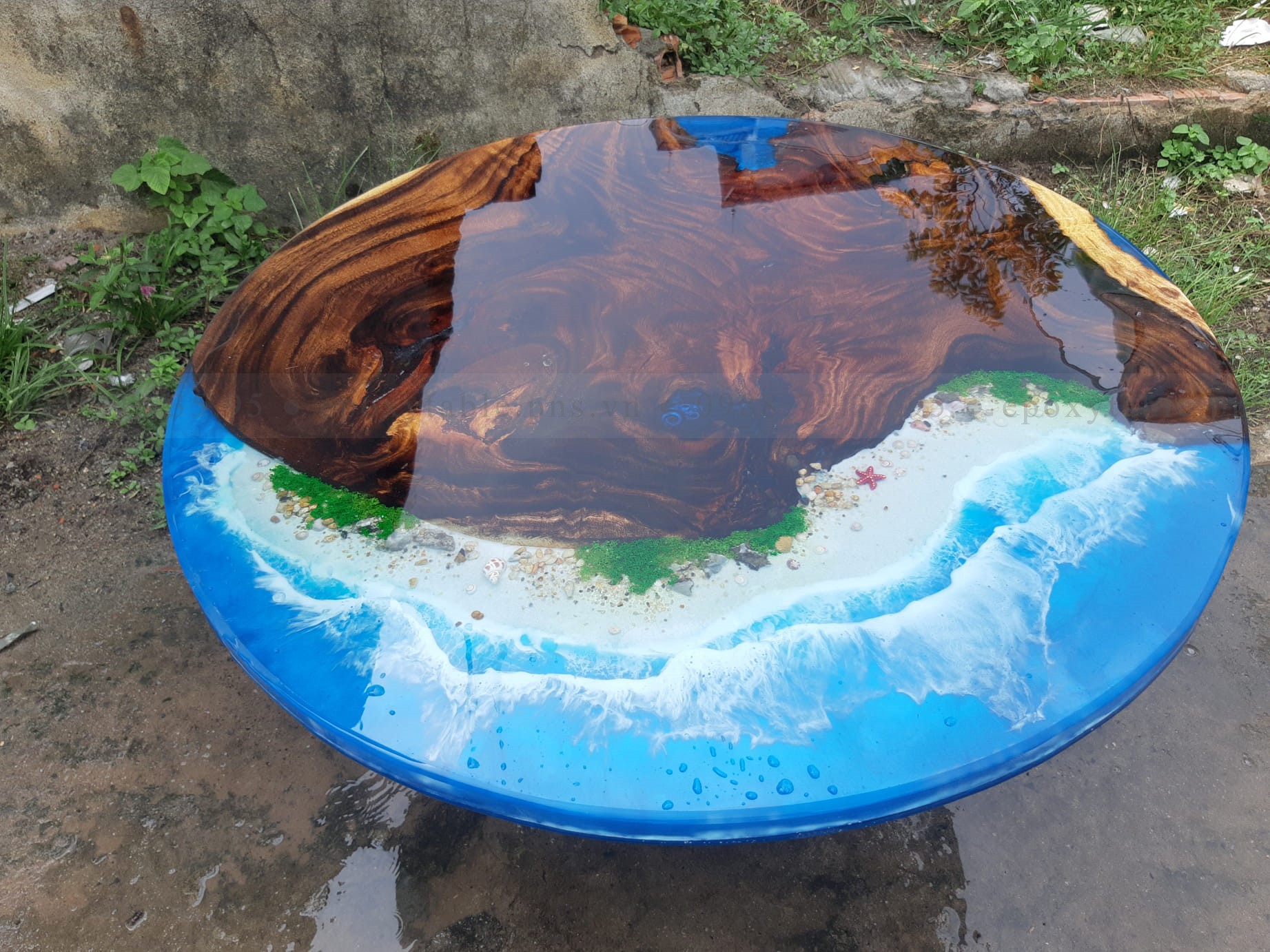 ban-tron-cafe-epoxy-kieu-bai-bien